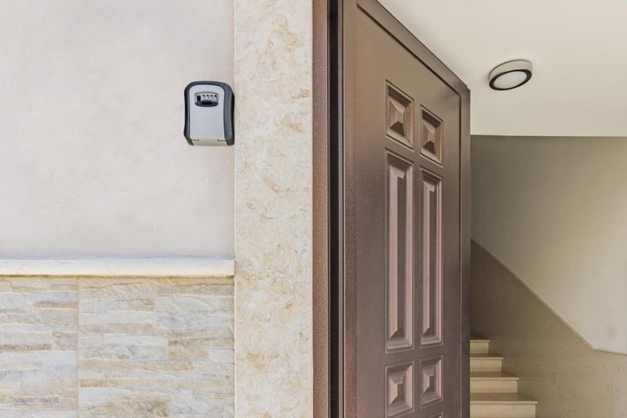 Cafiero Apartment Бари Экстерьер фото
